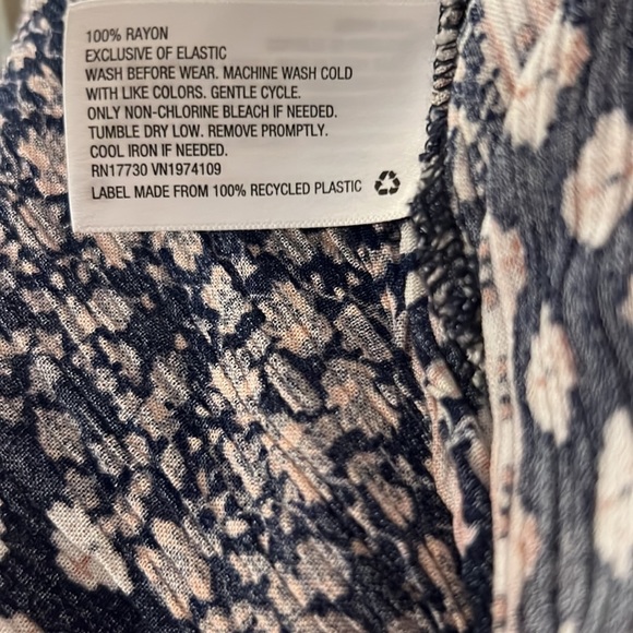 Art class navy & pink floral dress w/ shorts flutter sleeves, front open skirt M - Picture 4 of 9